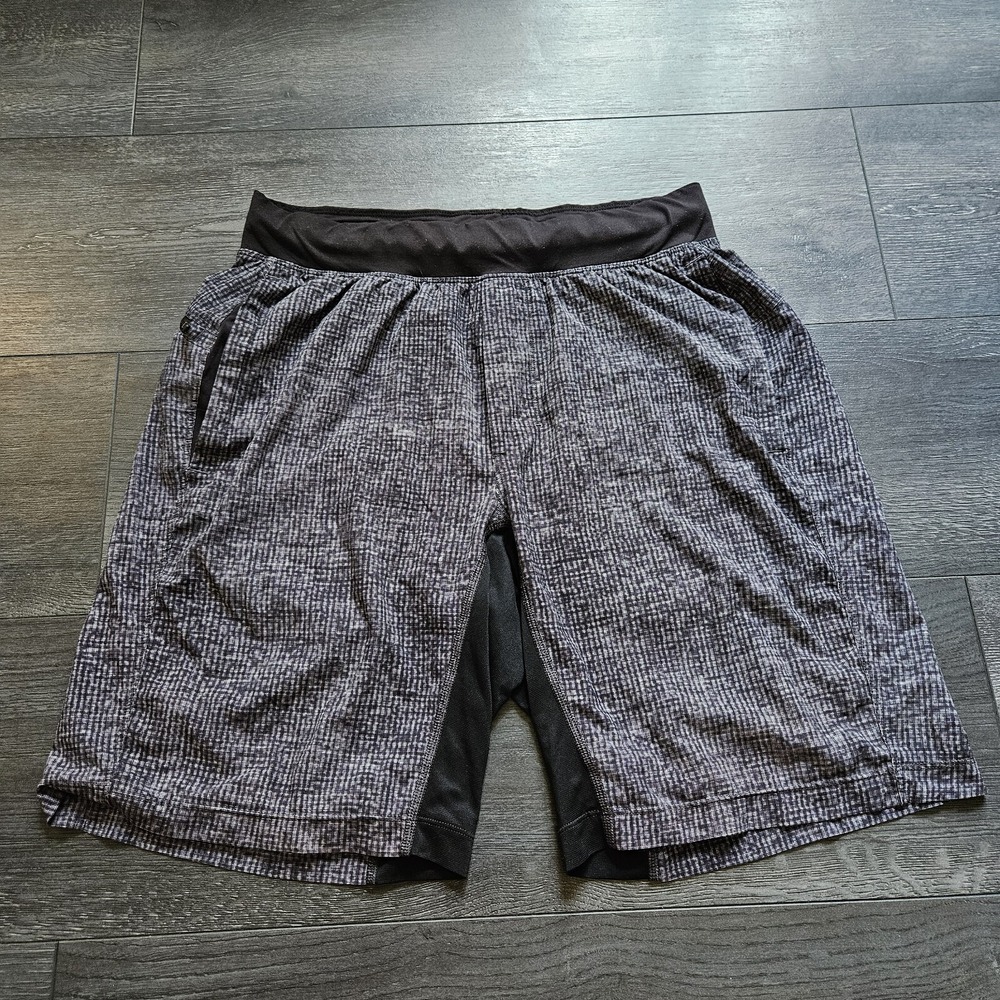 Lululemon‎ T.H.E. Short 9 Linerless Mens Medium Heather Black Training Yoga Run